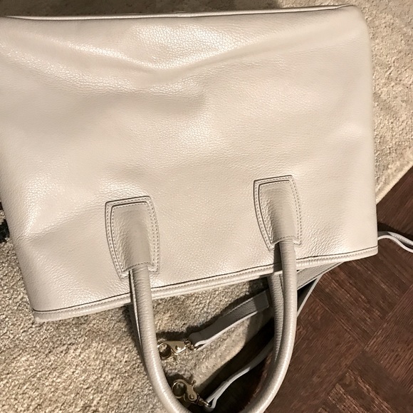 BLUMARINE 💯 authentic, leather tote bag! Has leather crossbody strap as well. - Picture 6 of 16